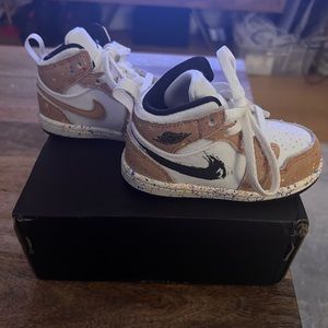 Jordan Mid 1 SE BRAND NEW NEVER WORN Sz 6